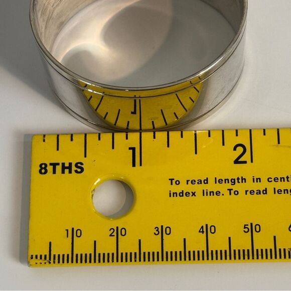 Set of Six Chrome Silver Tone Napkin Rings - Picture 5 of 6